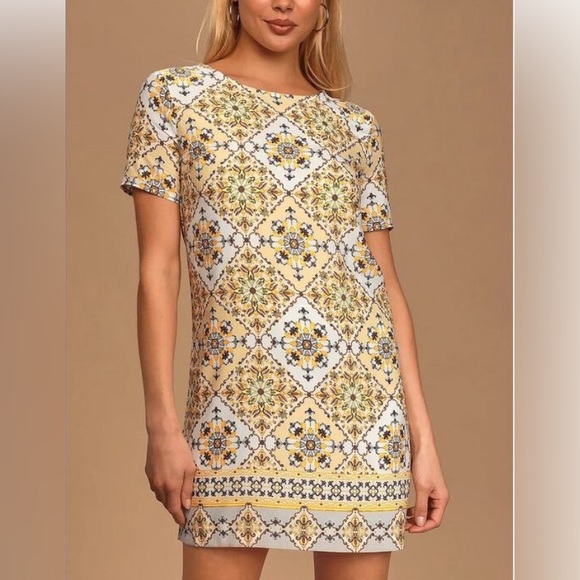 Women’s Lulus Floral Deco Shift Dress in Yellow - Size Small - Picture 2 of 11